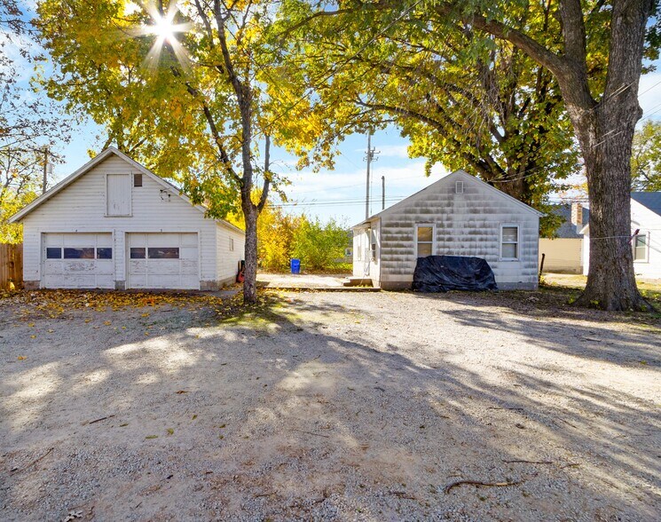 More Photos Of 525 W 8th St, Junction City Apartments For Sale