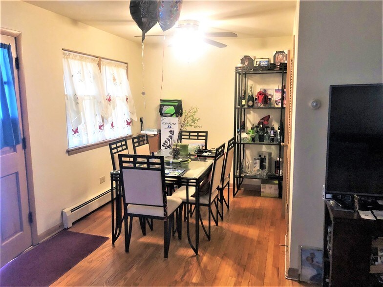 More Photos Of 5508 S Brainard Ave, Countryside Apartments For Lease