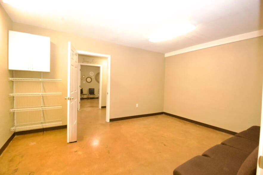 More Photos Of 2320 N Galveston Ave, Pearland Specialty For Sale