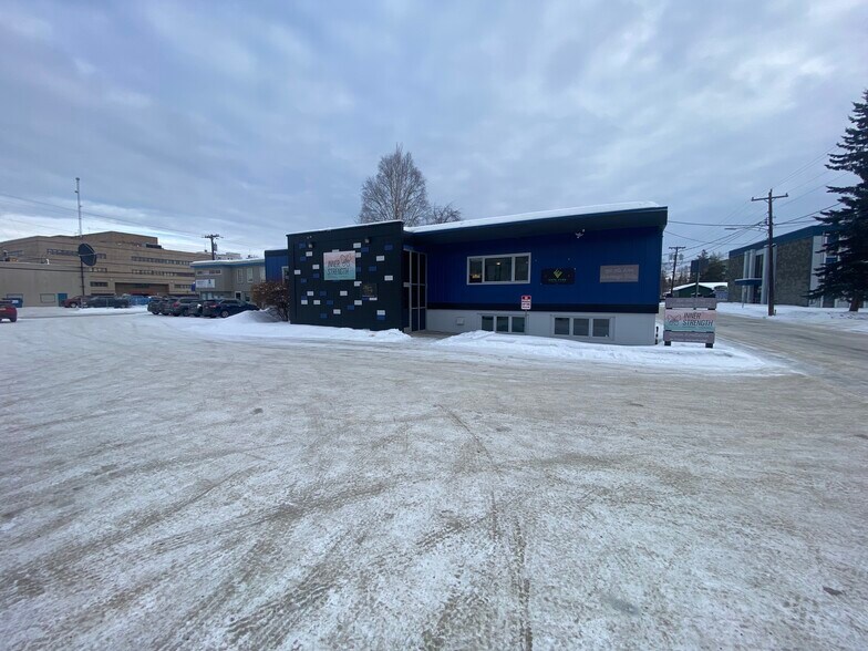More Photos Of 530 7th Ave, Fairbanks Medical For Sale