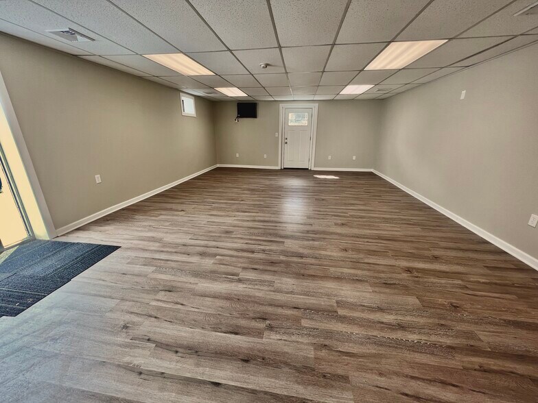 More Photos Of 630 Highland Ave, Waterbury Storefront Retail Residential For Lease