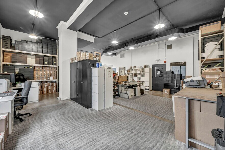 More Photos Of 3559 Bigelow Blvd, Pittsburgh Service For Sale