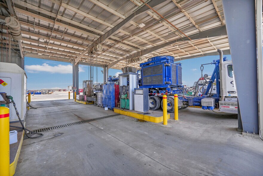 More Photos Of 7104 W County Road 116, Midland Warehouse For Lease