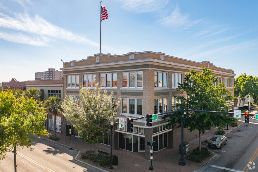 More Photos Of 20 3rd St SW, Winter Haven Storefront Retail Office For Lease