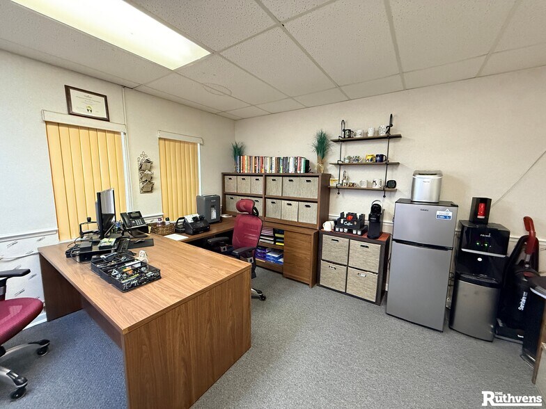More Photos Of 1625 N US Highway 17, Eagle Lake Office For Lease