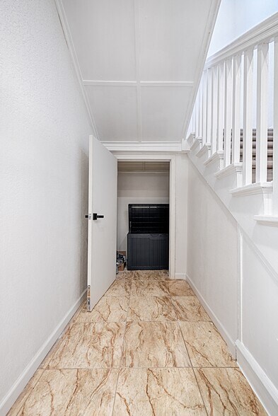 More Photos Of 110 S Main, Dilley Hotel For Sale