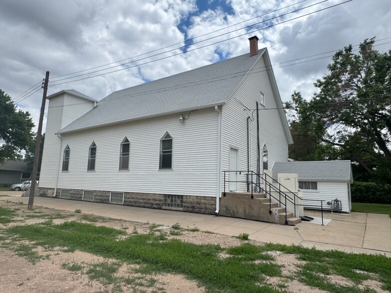 More Photos Of 311 Curtis St, Edison Religious Facility For Sale