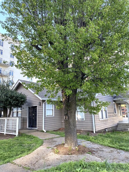 More Photos Of 113 30th Ave N, Nashville Medical For Sale