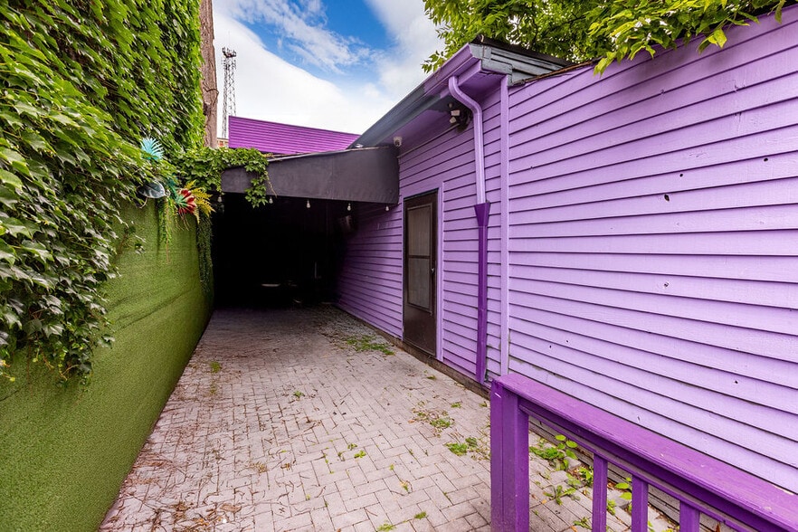 More Photos Of 4034 Hamilton Ave, Cincinnati Storefront Retail Office For Sale