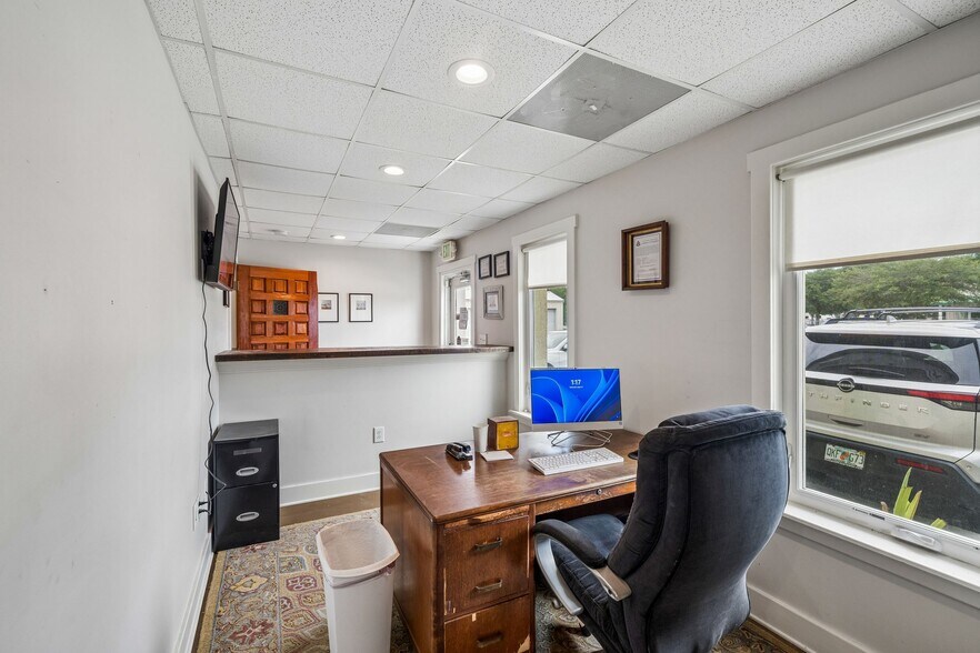 More Photos Of 1719 Signal Point Rd, Charleston Self Storage For Sale