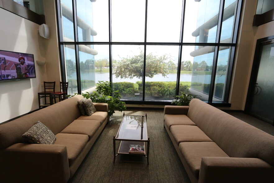 More Photos Of 2801 Lakeside Dr, Bannockburn Office For Lease