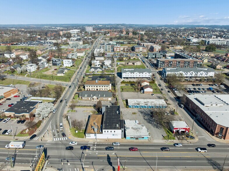 More Photos Of 1718 Charlotte Ave, Nashville Medical For Lease