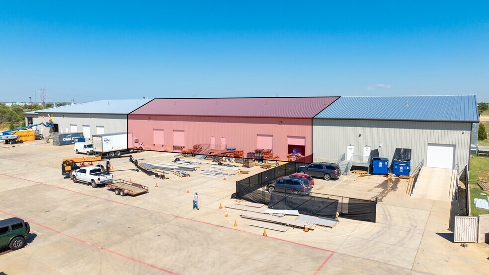 More Photos Of 8141 Gateway Dr, Argyle Warehouse For Lease