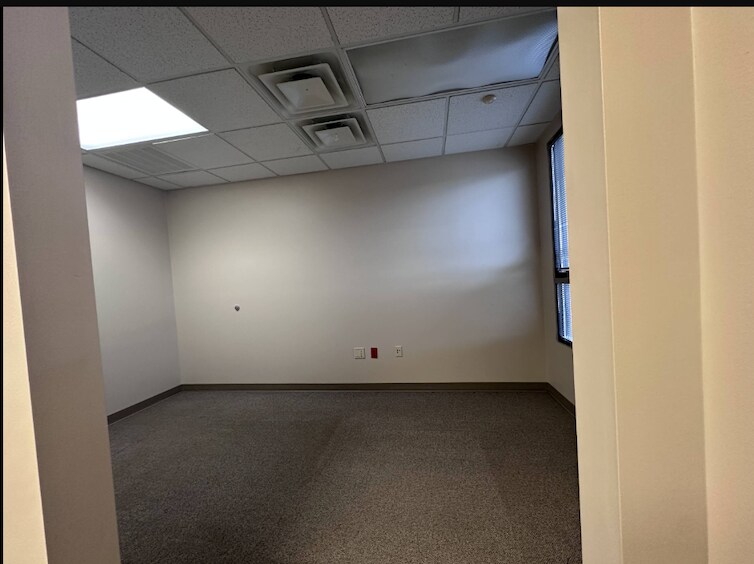 More Photos Of 2400 S Main St, Corbin Flex For Sale