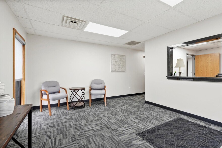 More Photos Of 1015 W Ithica St, Broken Arrow Office For Sale