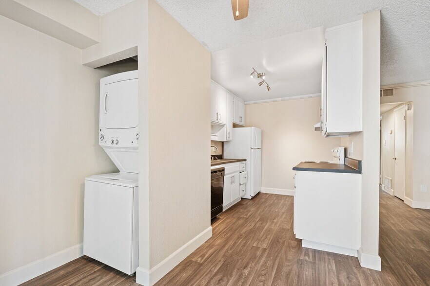 More Photos Of 1577 E Bulldog Ln, Fresno Apartments For Sale