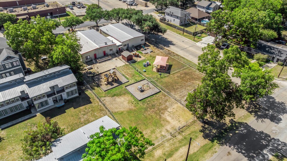 More Photos Of 306 W 24th St, Bryan Daycare Center For Sale