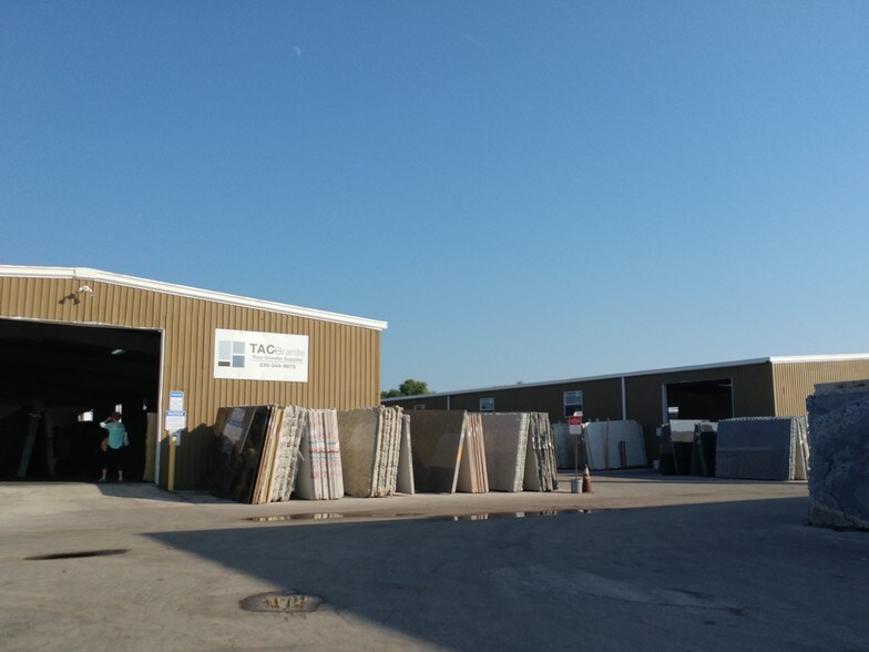 Primary Photo Of 4605 Fowler St, Fort Myers Warehouse For Lease