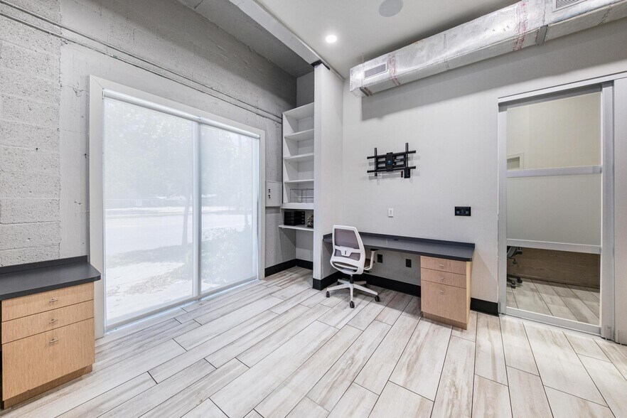 More Photos Of 3305 SW 37th Ave, Miami Office For Sale