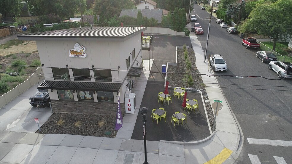 More Photos Of 900 S College Ave, College Place Freestanding For Sale