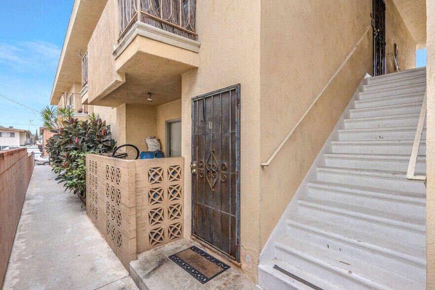 More Photos Of 4376 W 134th St, Hawthorne Apartments For Sale