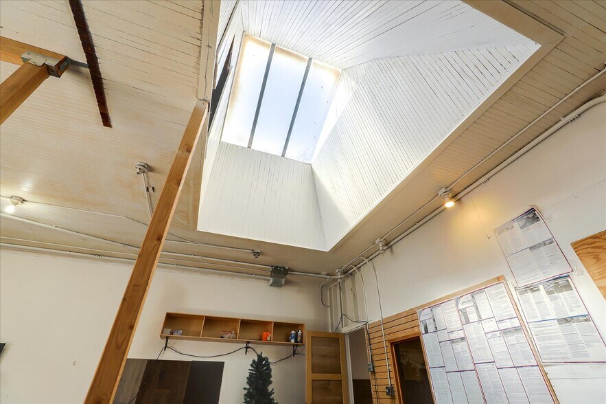 More Photos Of 14 E Lake Ave, Watsonville Storefront For Lease