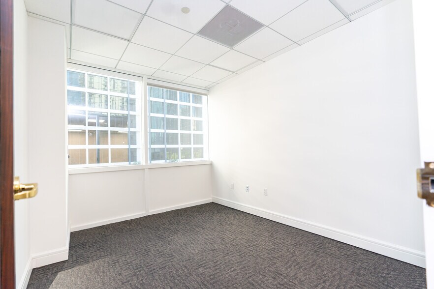 More Photos Of 1200 Brickell Ave, Miami Office For Sale