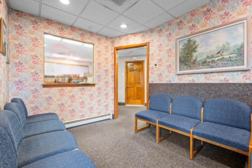 More Photos Of 4546 Hylan Blvd, Staten Island Medical For Sale