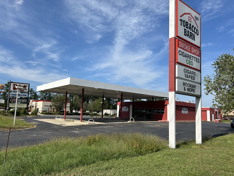 Primary Photo Of 401 Raleigh Rd, Henderson Convenience Store For Lease