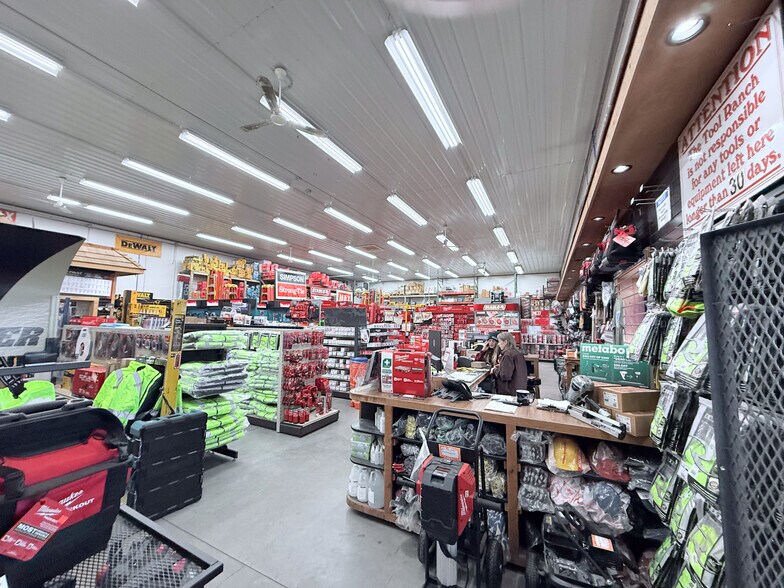 More Photos Of 406 Rt-104, Ontario Freestanding For Lease