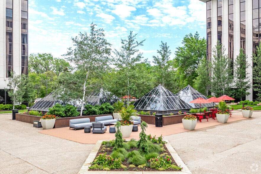 More Photos Of 3600 American Blvd W, Bloomington Office For Lease