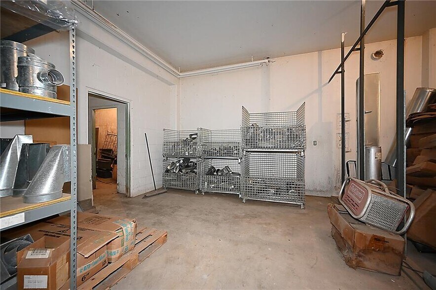 More Photos Of 205 W Brasfield St, Smithville Industrial For Sale
