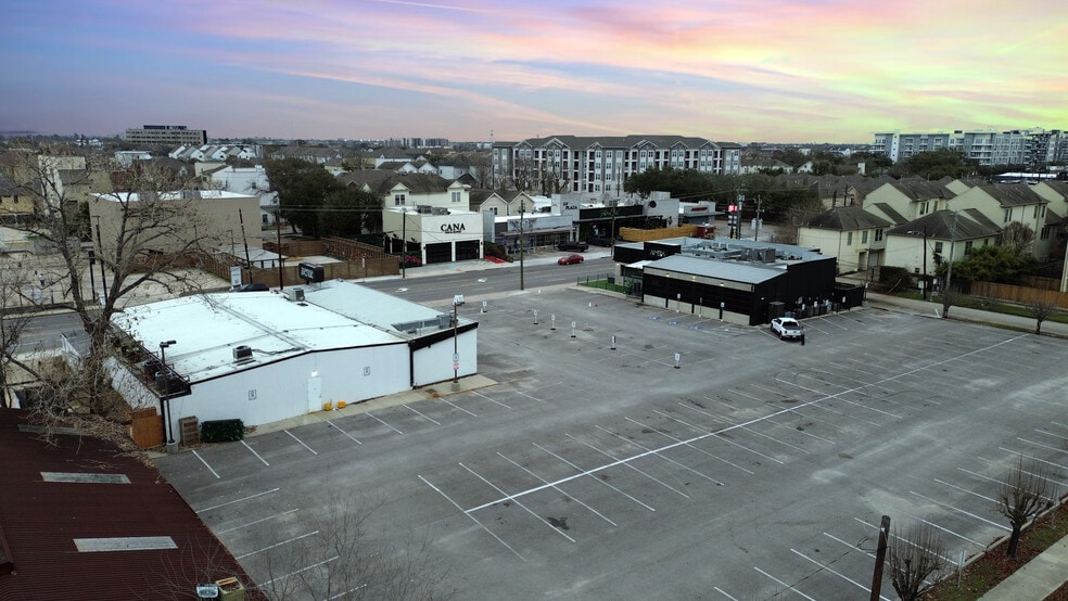 More Photos Of 5317 Washington Ave, Houston Bar For Lease