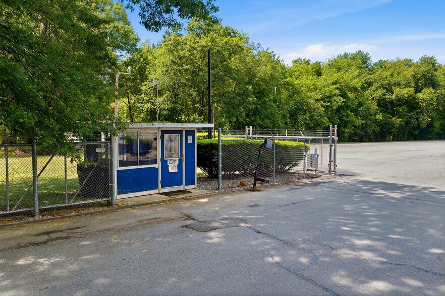 More Photos Of 380 S Worcester St, Norton Warehouse For Lease