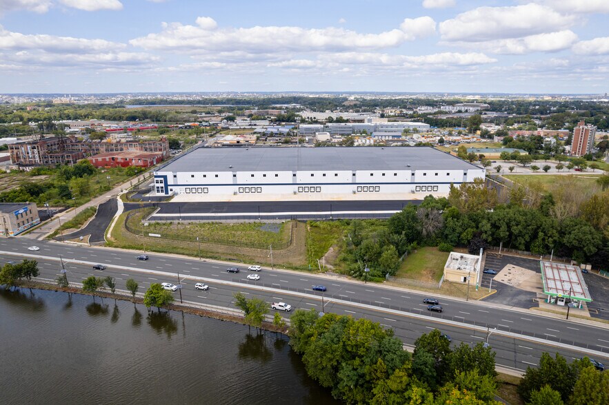 More Photos Of 332 S 17th St, Camden Industrial For Sale