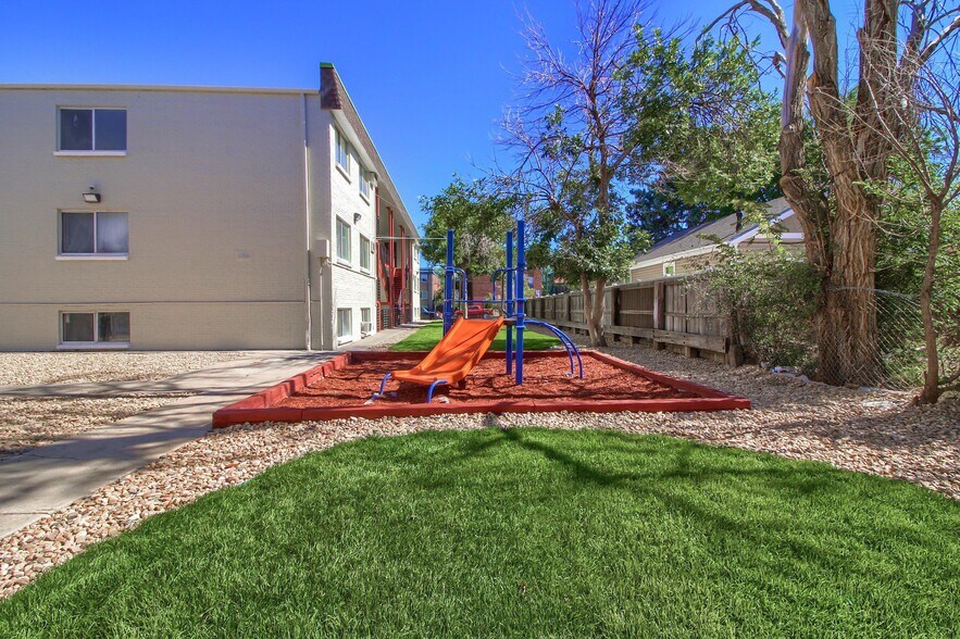 More Photos Of 1422 Macon St, Aurora Apartments For Sale