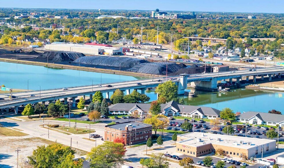 More Photos Of 501 S Washington St, Green Bay Research And Development For Lease
