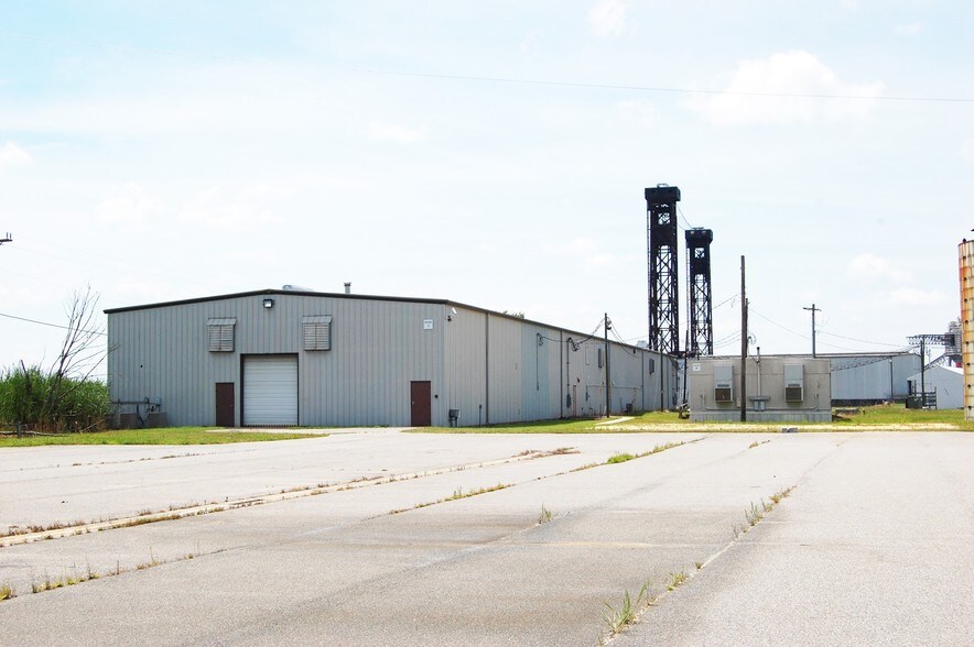 More Photos Of 700 Rosemont Ave, Chesapeake Industrial For Sale