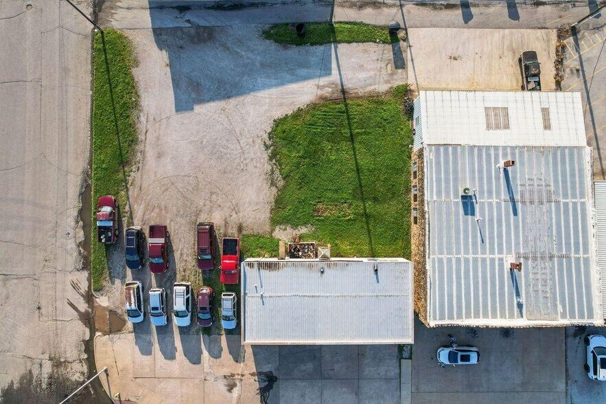 More Photos Of 249 S Wilson St, Vinita Auto Repair For Sale