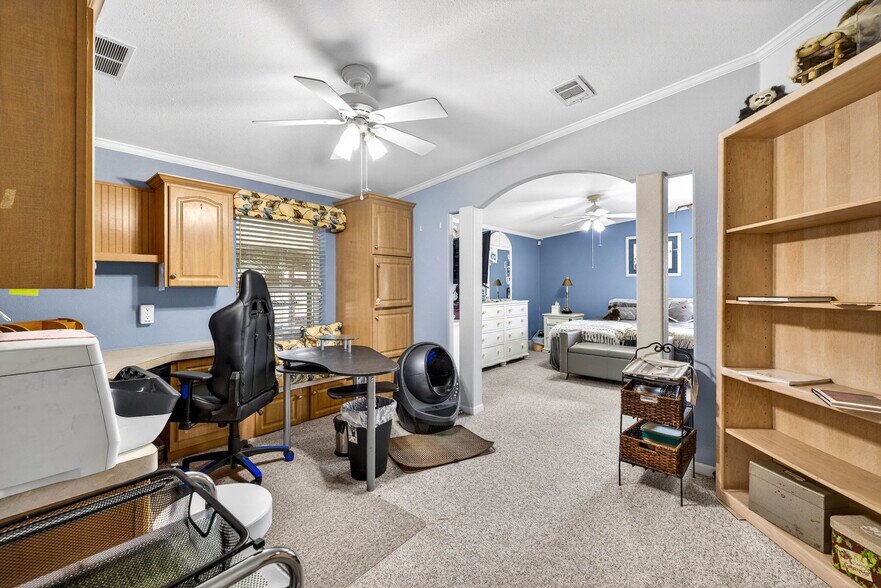 More Photos Of 3308 24th Ave SE, Ruskin Specialty For Sale