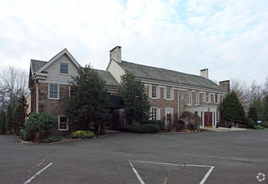 More Photos Of 552 Washington Crossing Rd, Newtown Restaurant For Sale