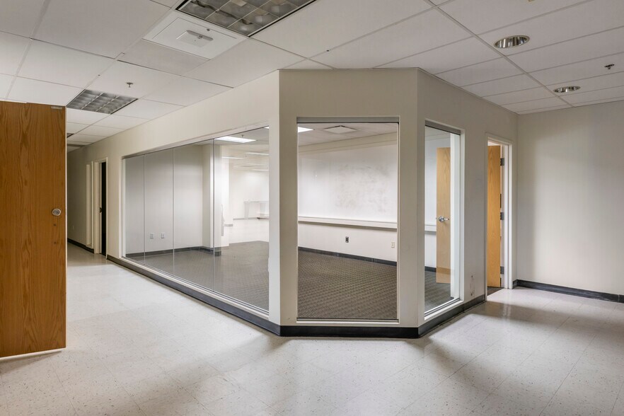 More Photos Of 155 Swanson Rd, Boxborough Research And Development For Lease