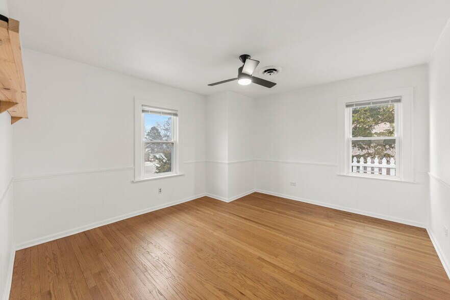 More Photos Of 305 S Naperville Rd, Wheaton Office For Sale
