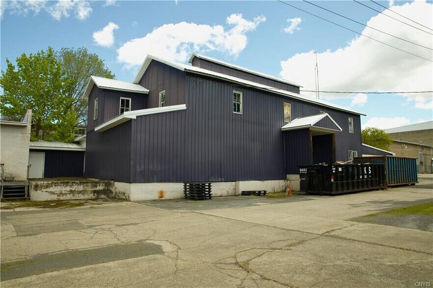 More Photos Of 10295 Storage Ave, North Rose Warehouse For Sale