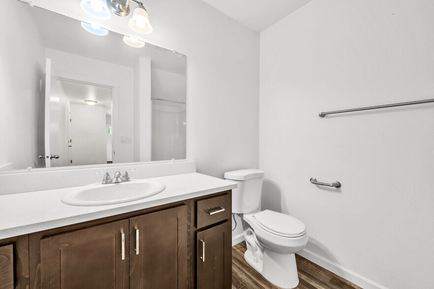 More Photos Of 3942 Ward Dr NE, Salem Apartments For Sale