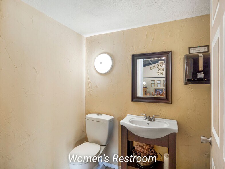 More Photos Of 521 E Front St, Hawkins General Retail For Sale