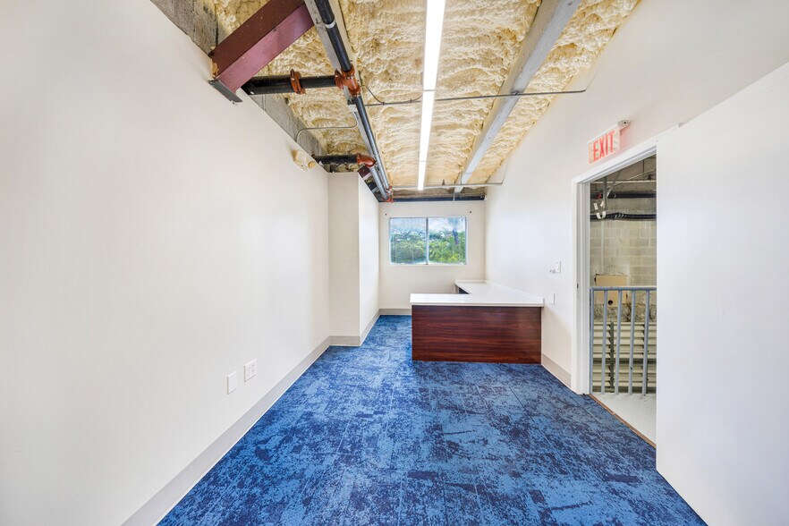 More Photos Of 11965 SW 142nd Ter, Miami Light Distribution For Lease