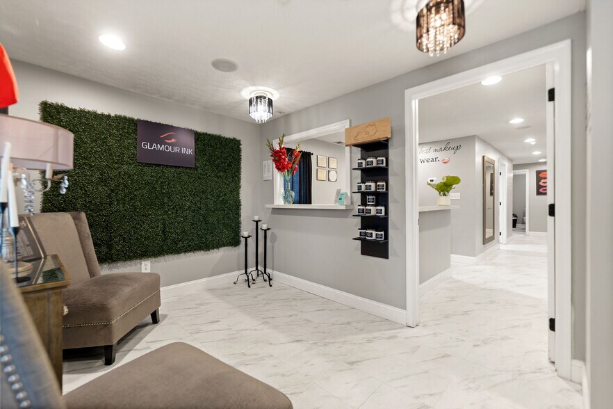 More Photos Of 4418 Main St, Clay City Flex For Sale