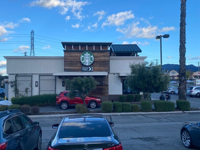 More Photos Of 23329-23449 Lyons Ave, Santa Clarita Unknown For Lease
