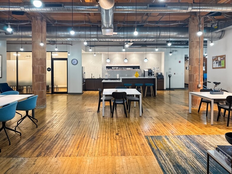 More Photos Of 320 W Ohio St, Chicago Coworking Space